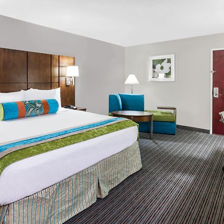 Holiday Inn Hotel & Suites Oklahoma City North By Ihg Екстериор снимка