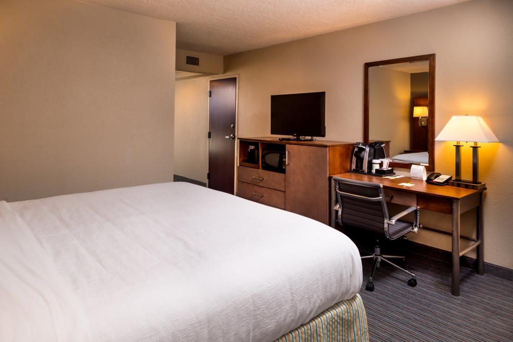 Holiday Inn Hotel & Suites Oklahoma City North By Ihg Екстериор снимка